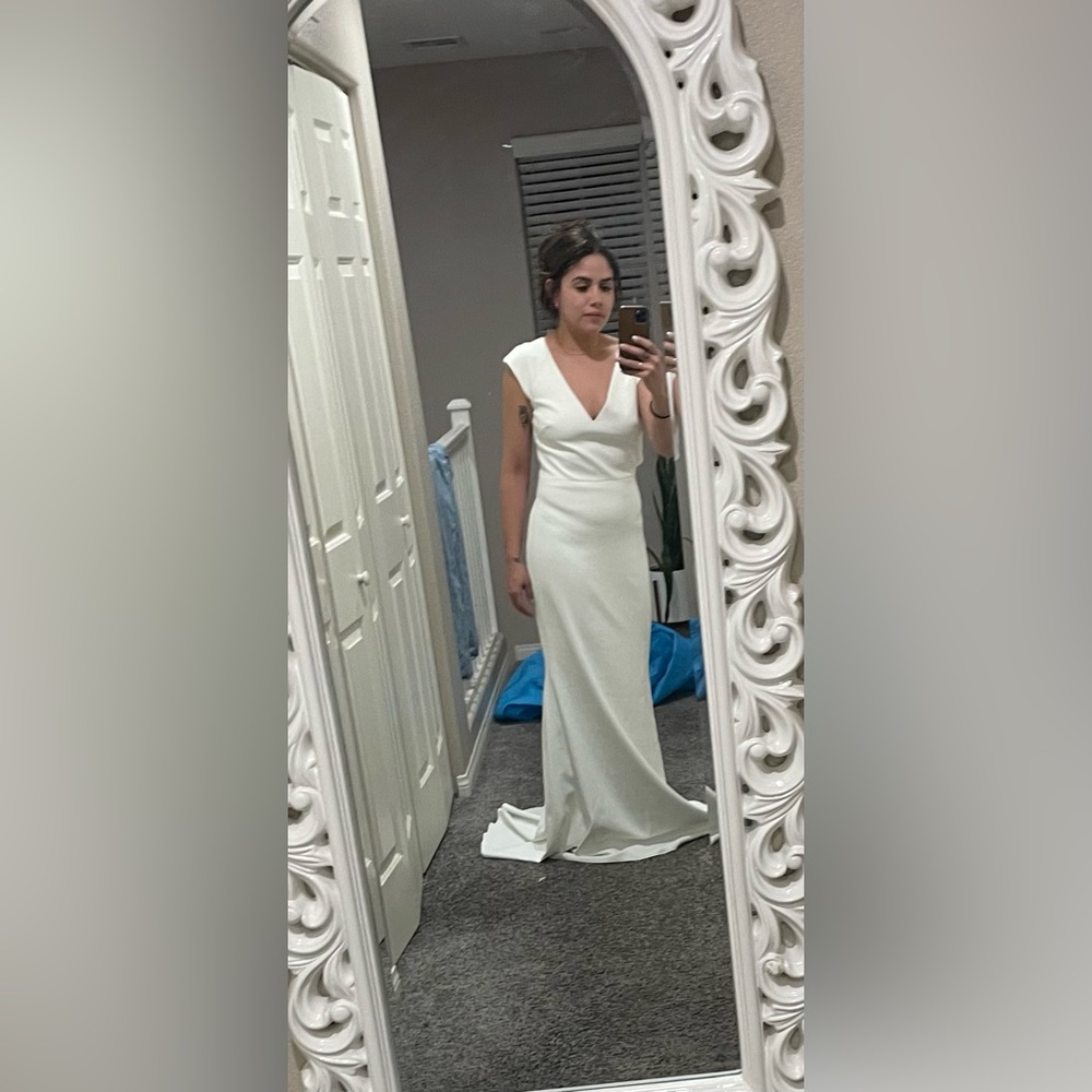 Beautiful classic Badgley Mischka bridal gown in white - Picture 4 of 5